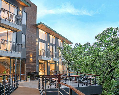 Rosefinch Sarovar Portico