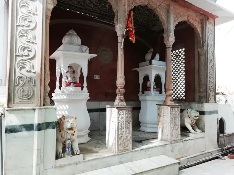 Marble encoated interior of the prayer hall