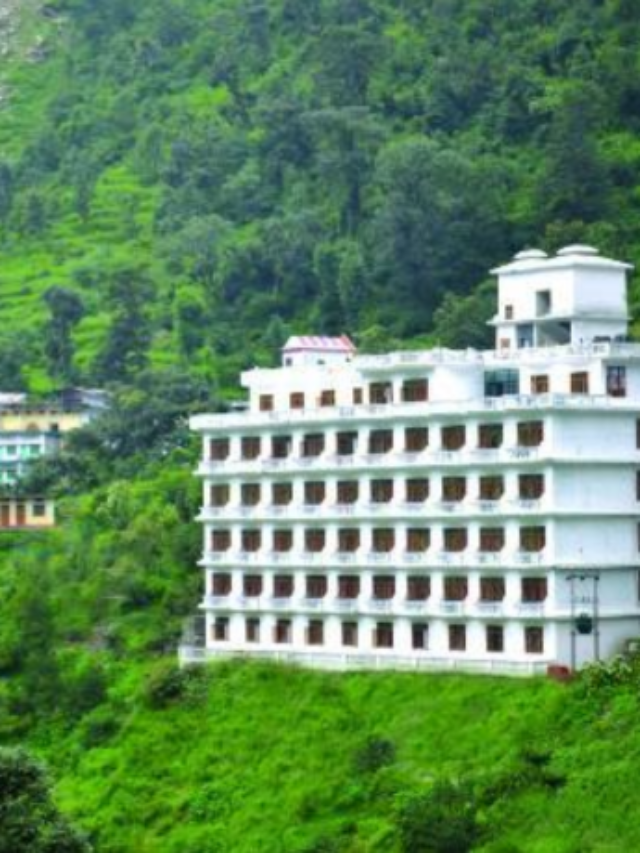 Hotels in Guptkashi near helipad