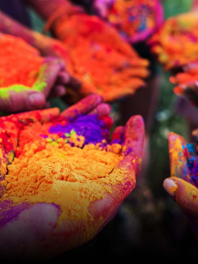 These Indian Places are famous for their Holi Celebration